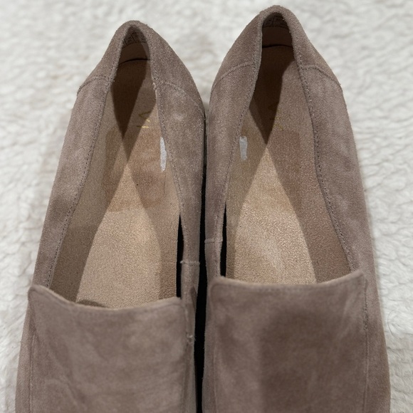 Vionic Women's Taupe Suede Flats - Picture 7 of 10